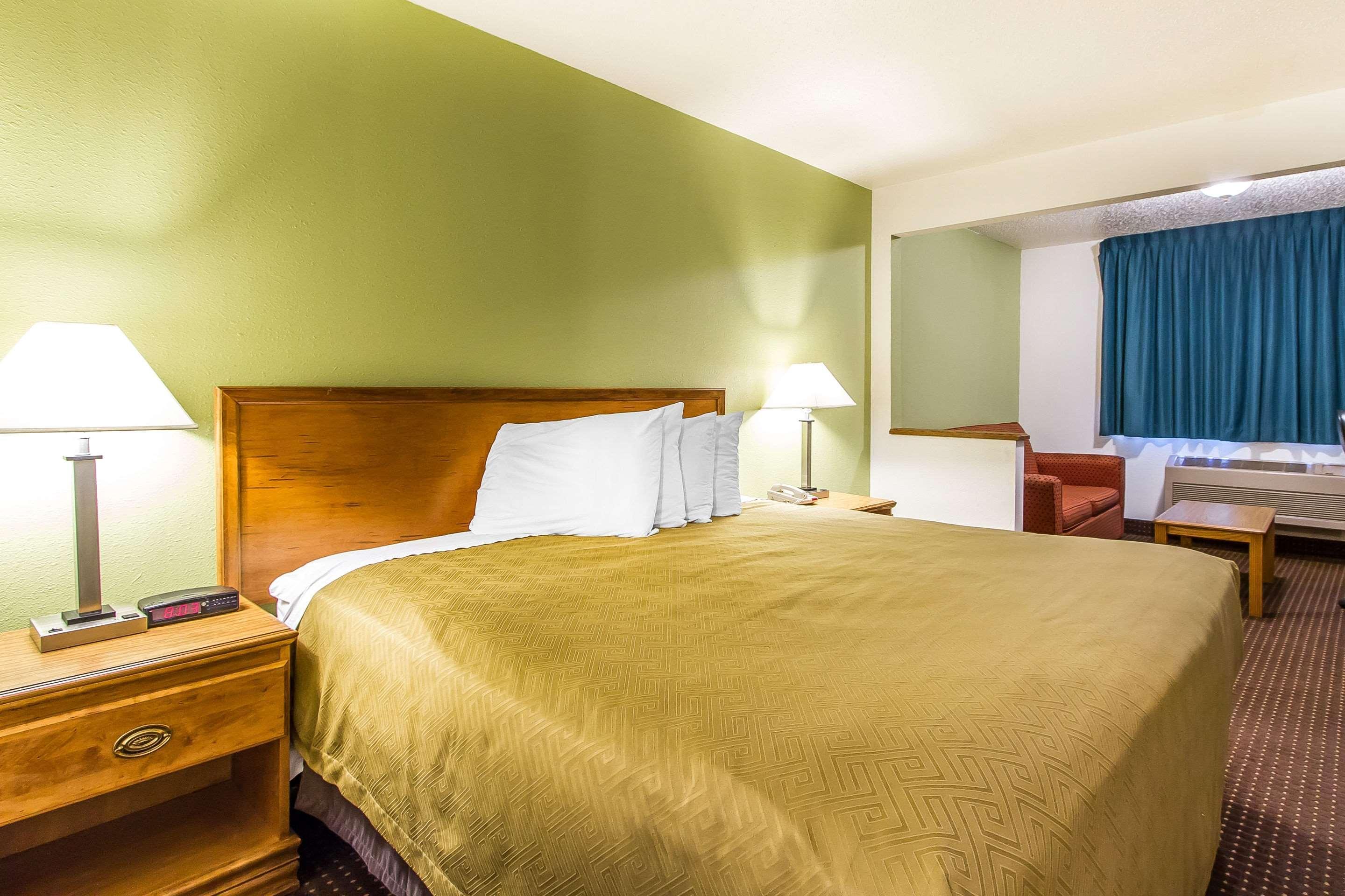 Econo Lodge & Suites Pekin Εξωτερικό φωτογραφία