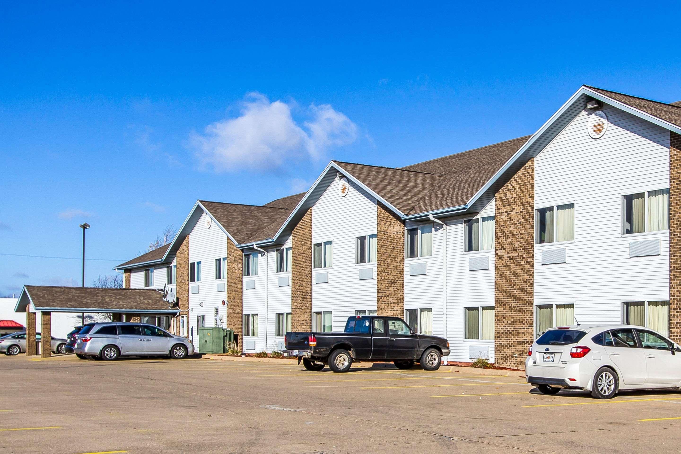 Econo Lodge & Suites Pekin Εξωτερικό φωτογραφία