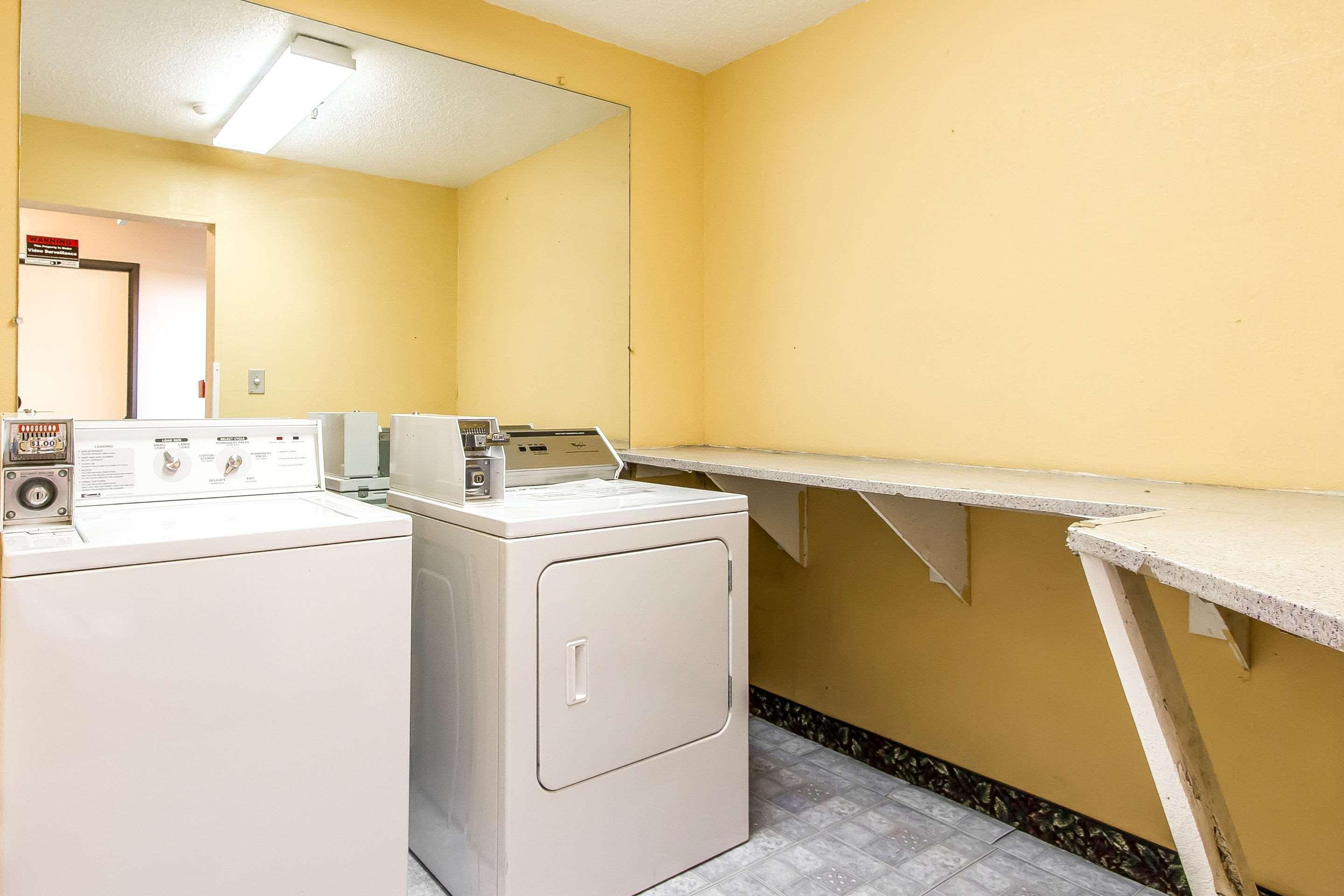 Econo Lodge & Suites Pekin Εξωτερικό φωτογραφία