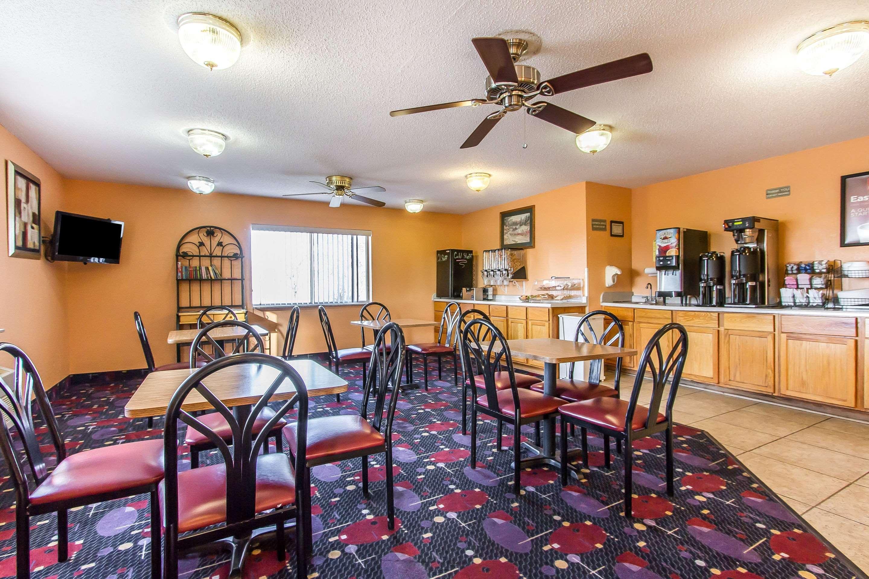 Econo Lodge & Suites Pekin Εξωτερικό φωτογραφία