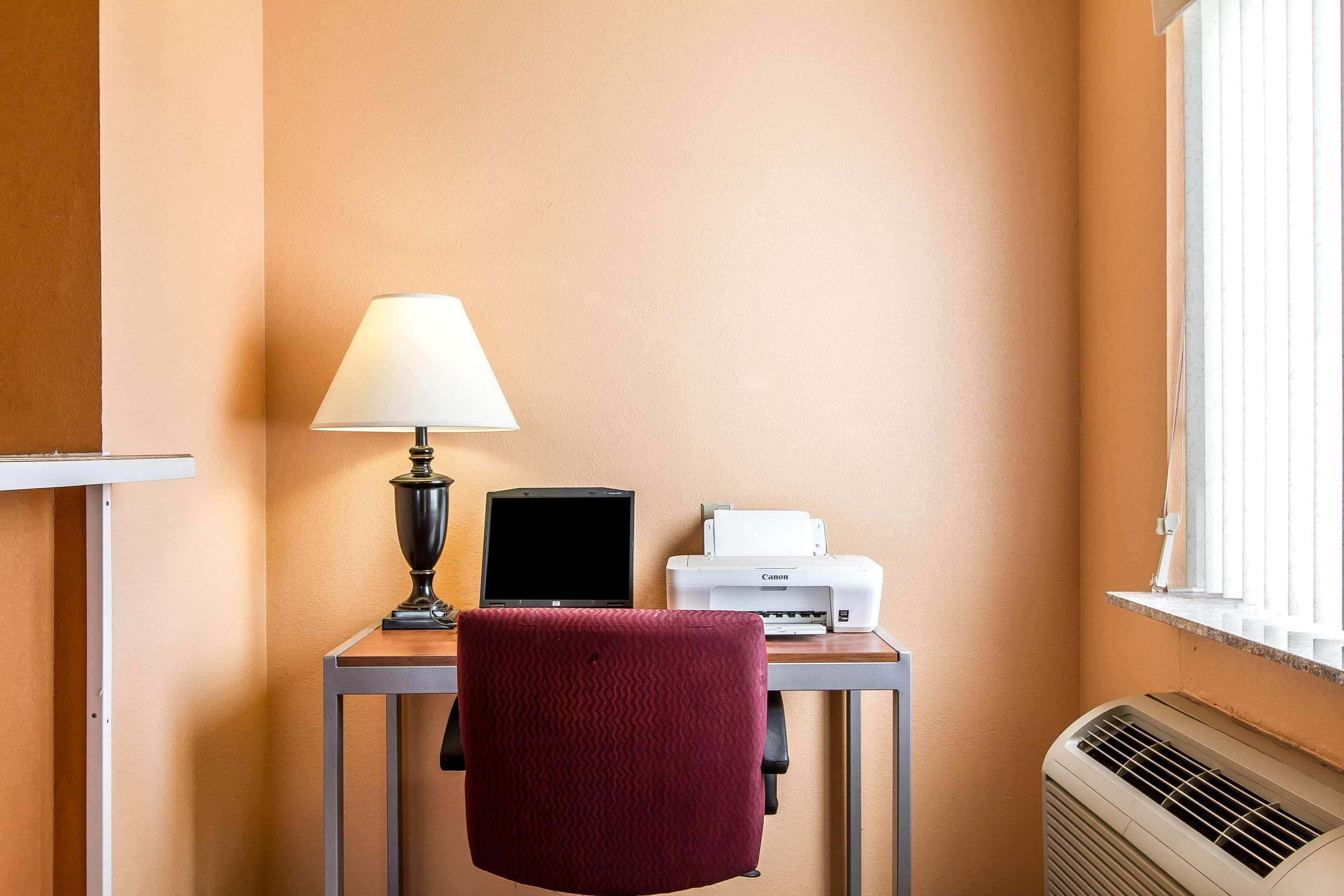 Econo Lodge & Suites Pekin Εξωτερικό φωτογραφία