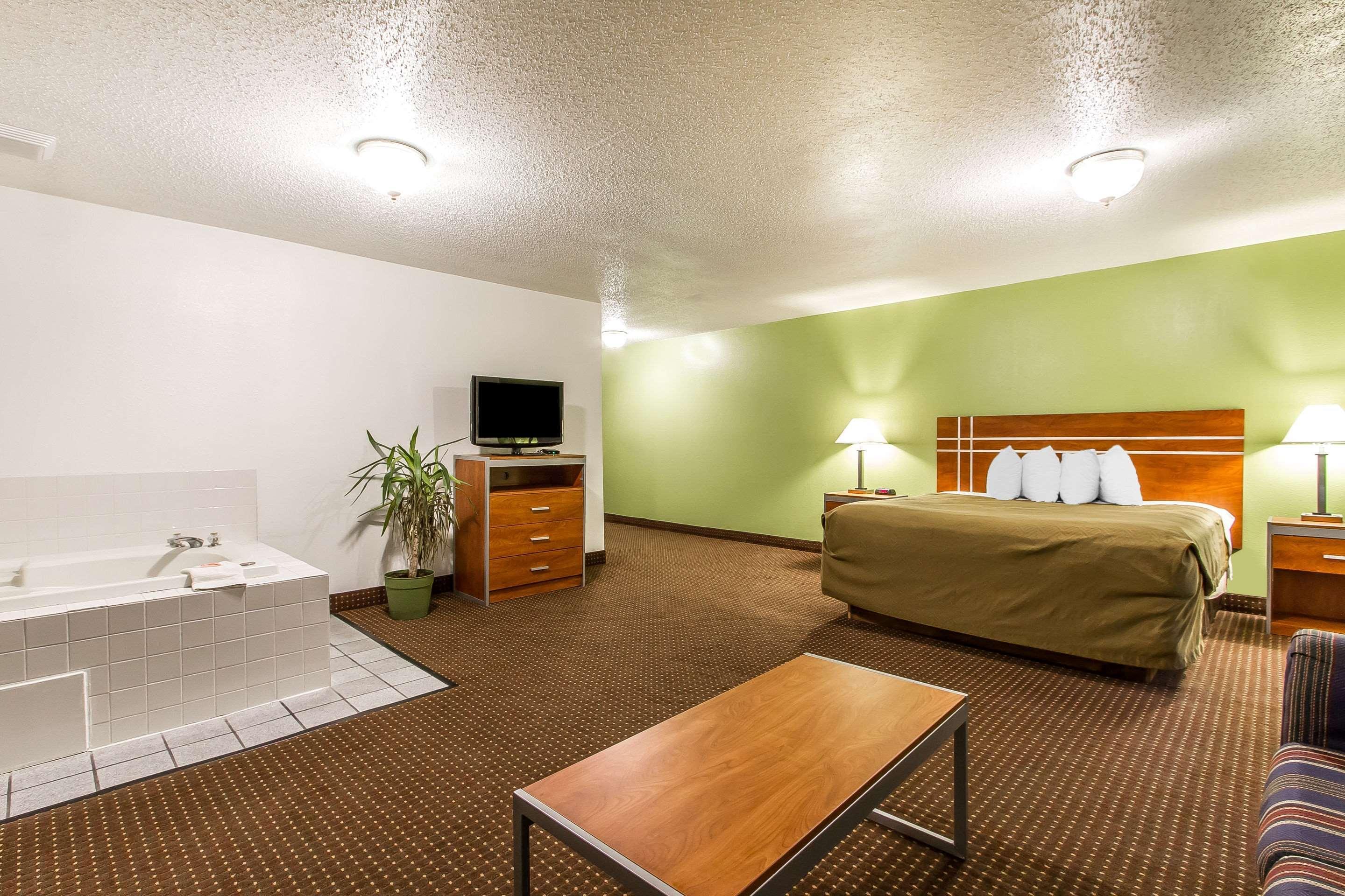 Econo Lodge & Suites Pekin Εξωτερικό φωτογραφία